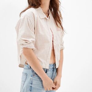 American Eagle Outfitters Pink and White 3/4 Sleeve Cropped Button Down